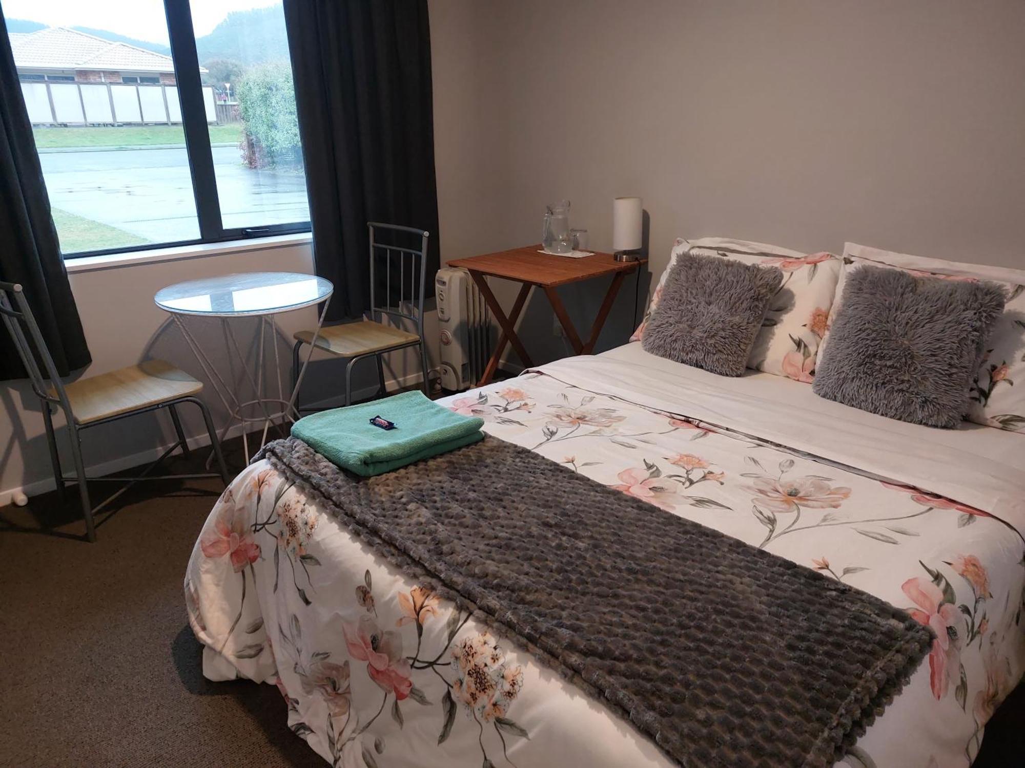 A Room In A Homestay - Upper Hutt Exterior foto